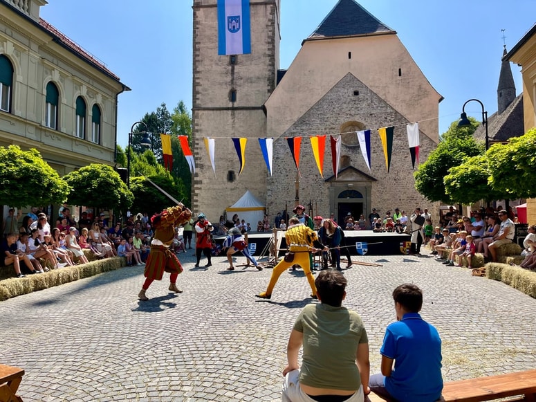 Srednjeveški preludij mesto miru vrne v srednji vek 