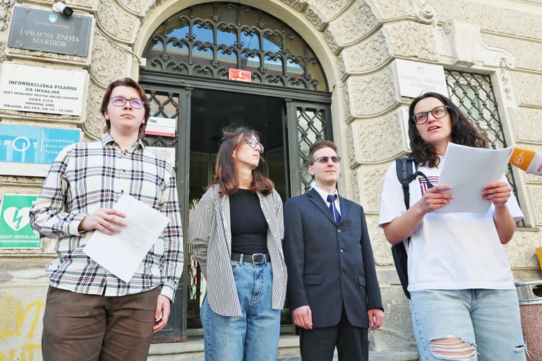 Predstavniki pobude za boljši javni potniški promet v Mariboru so razloge za nezadovoljstvo že predstavili pred sedežem mariborske občine, zdaj bodo še na protestu.