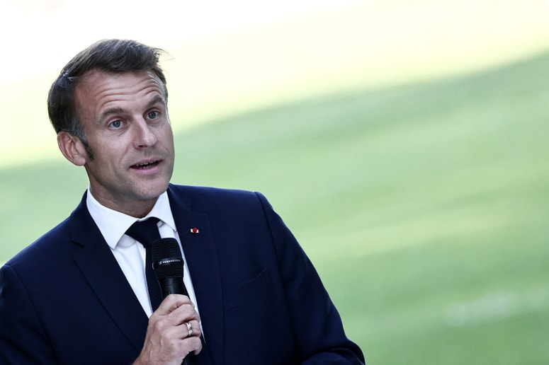 Francoski predsednik Emmanuel Macron je za diplomatsko rešitev konflikta. 