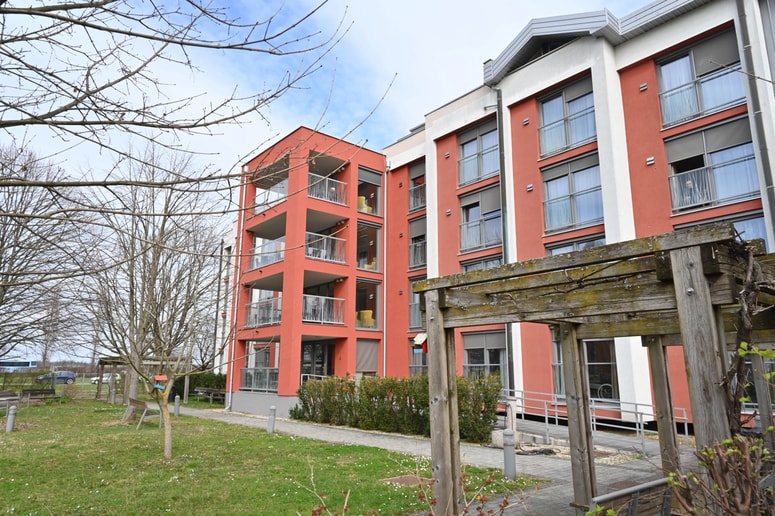 Največji in najstarejši dom za starejše v regiji bi ob prvotnem predlogu sveta zavoda ostal brez zakonitega zastopnika. 