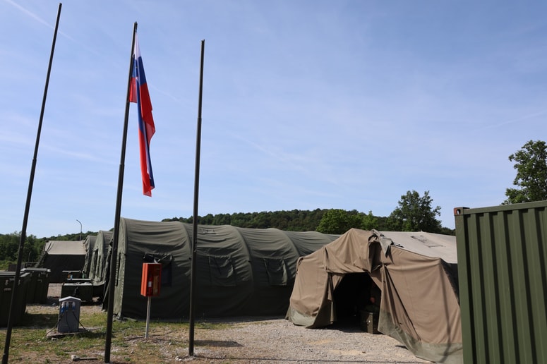 Glavna fotografija članka:(REKLI SO) Branko Cestnik: Imeli bomo katoliški vikend vojaških veščin. Zakaj nimamo katoliških gasilskih vaj?