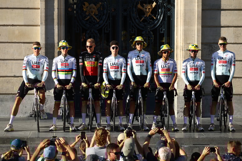 Glavna fotografija članka:(FOTO) Tadej Pogačar: Živela Francija, živel Tour!