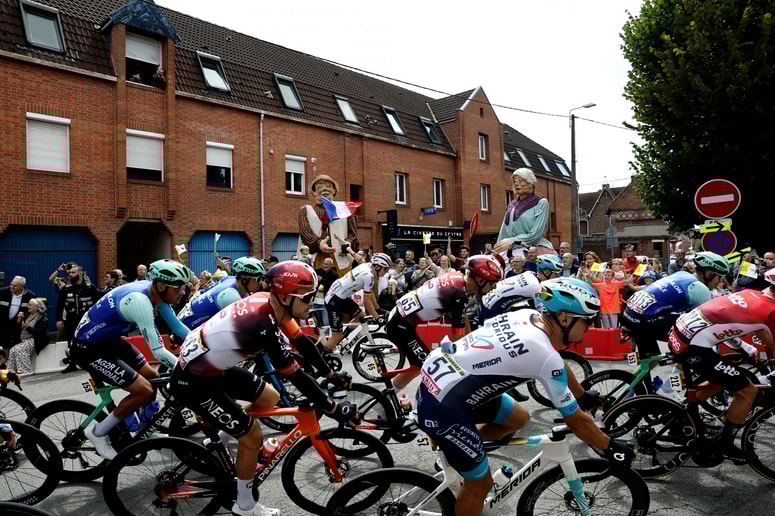 Glavna fotografija članka:Šport na TV