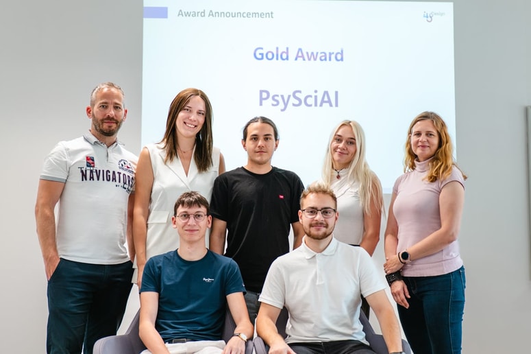 Zmagovalna ekipa (z leve): Boštjan Šumak, Gaja Gujt, Boban Boshevski, Eva Ekart, Maja Pušnik, Adam Kac in Tevž Starovasnik 