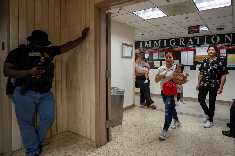 Trumpov ukaz je doslej blokiralo več zveznih sodišč po ZDA.