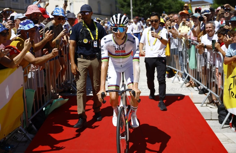 Rdeča preproga najboljšemu kolesarju v zgodovini pritiče. 