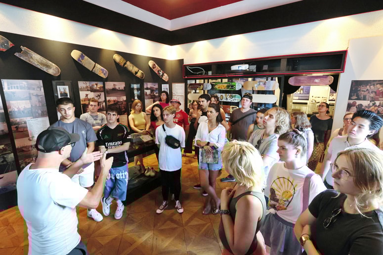 Od petka je v Mariboru 28 mladih iz šestih držav: pet jih prihaja iz Slovenije, največ iz Nemčije, sodelujejo pa tudi udeleženci iz Poljske, Madžarske, Bosne in Hercegovine ter Nizozemske.