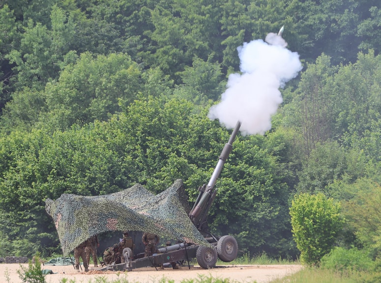 Države, ki za obrambo še ne porabijo dveh odstotkov BDP, dviga na pet odstotkov ne bodo mogle doseči brez dodatnega zadolževanja. 