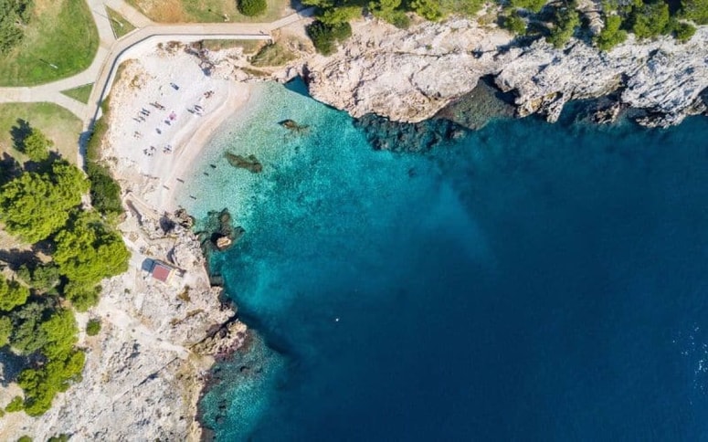 Glavna fotografija članka:Havajska plaža blizu nas? Da, obstaja