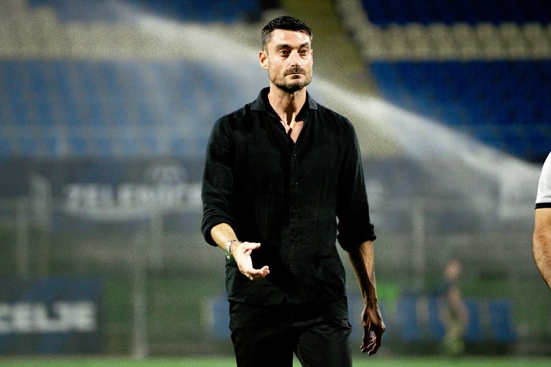 Glavna fotografija članka:Riera v Crveno zvezdo? Španec razkriva, kakšno je stanje