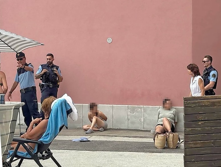 25-letnici bosta za zapahi počakali na sojenje.