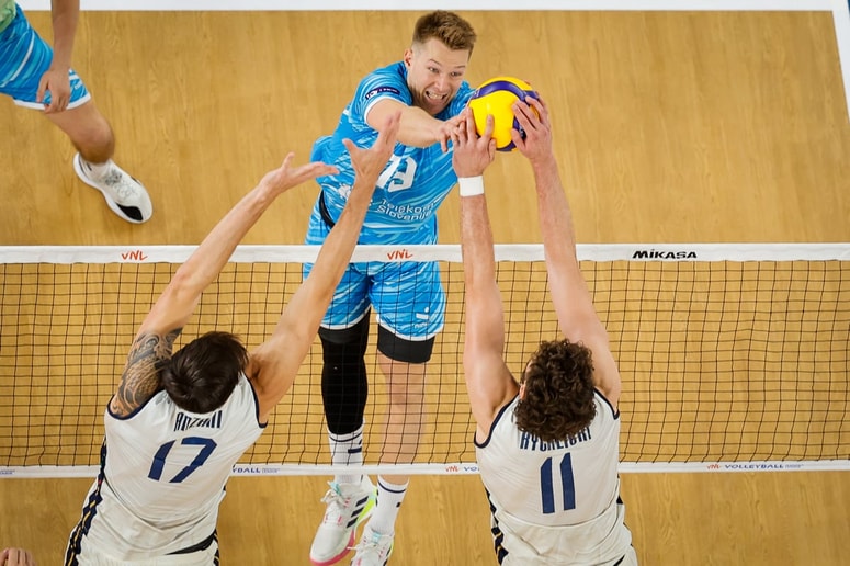 Naj bo v reprezentančnem ali klubskem dresu, Rok Možič se odlično znajde ob odbojkarski mreži.