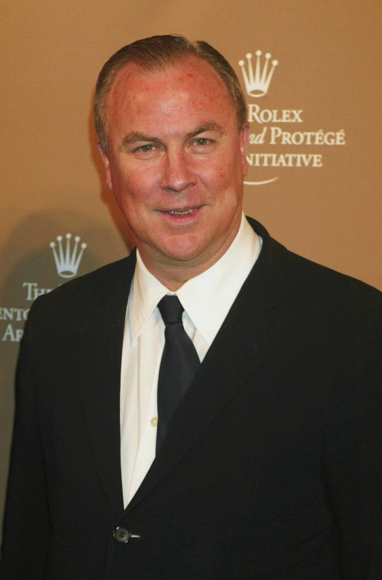 Njegovi zaščitni znaki so bili minimalizem, govorica telesa, ki jo je navdihnil azijski gledališki slog, in svetlobni učinki, ki so ustvarjali sanjske svetove.