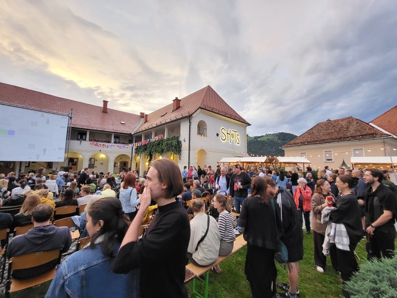 Glavna fotografija članka:Publika ostaja zvesta, filmi jo zanimajo