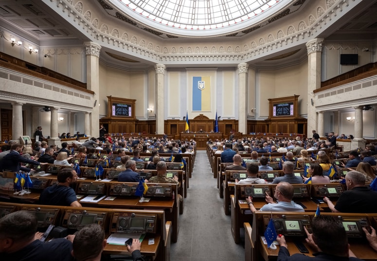 Med osumljenci pa naj bi bil tudi poslanec stranke ukrajinskega predsednika