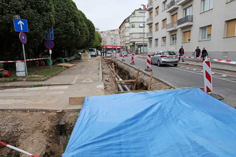 Dela so se začela sredi julija. 