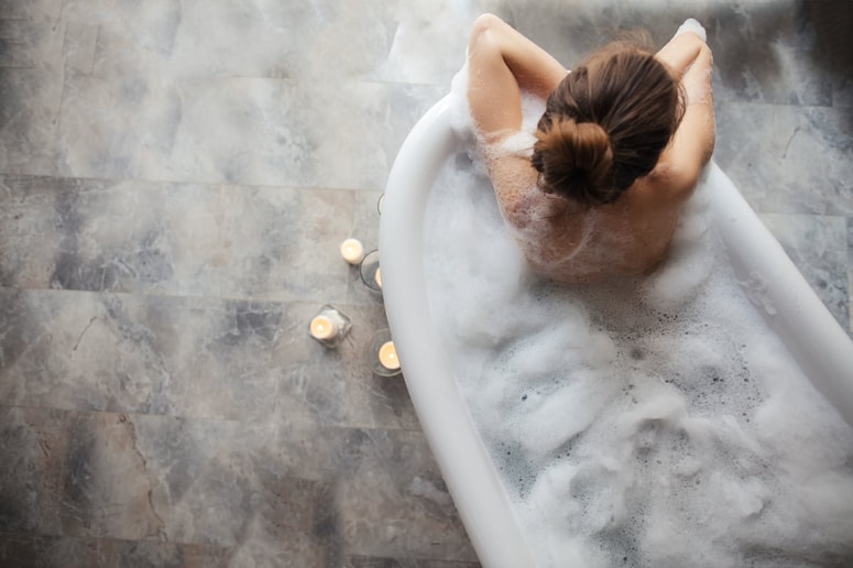 Posebej uporabno je ozoniranje shramb, hladilnikov, kopalnic, omar za čevlje in drugih manjših prostorov, kjer se vonjave ali vlaga rade zadržujejo. 