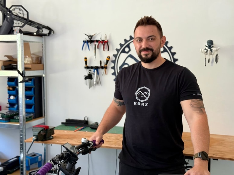 Slovenjgradčan je ljubezen do adrenalina spremenil v biznis. 