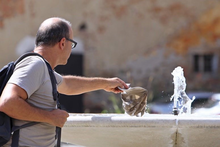 Dokler bo pihalo, bodo še posebej na Primorskem visoke tudi nočne oziroma jutranje temperature.