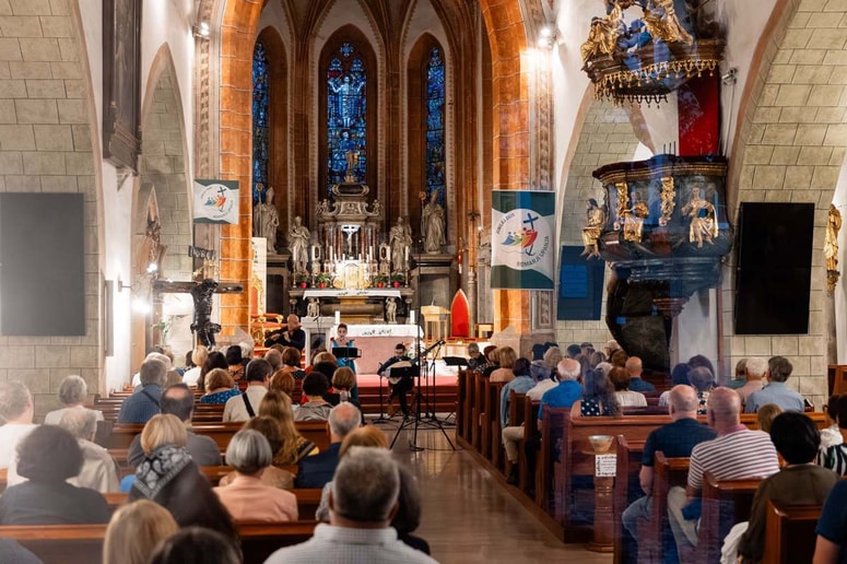 Koncert italijanske zasedbe Schola Romana Ensemble je bil v soboto v stolni cerkvi sv. Danijela. 