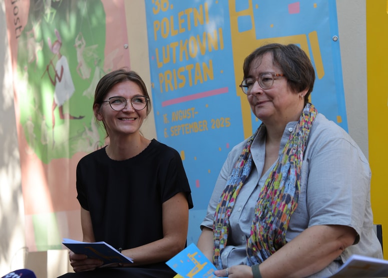 Letošnje poletno dogajanje sta predstavili direktorica LGM Ksenija Repina in vodja 36. Poletnega lutkovnega pristana Katarina Klančnik Kocutar. 