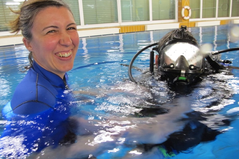 Eva Sušnik (na sliki), fizioterapevtka iz URI Soča, skupaj s sodelavko Anjo Kavčič pri delu uporablja tudi metodo IDA. 