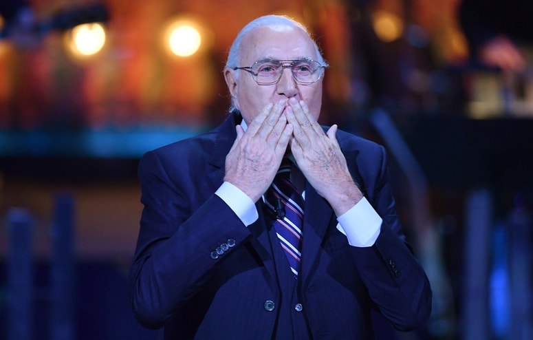 Med letoma 1994 in 1996 je bil poleg voditelja tudi umetniški direktor festivala Sanremo.