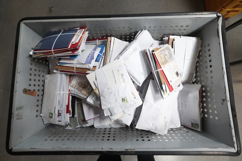 Glavna fotografija članka:(PISMO BRALCA) Pošta: par - nepar!