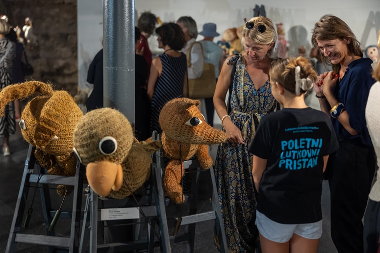 Razstava o Lutkovnem gledališču Kobanci je na ogled v Razstavišču LGM. 