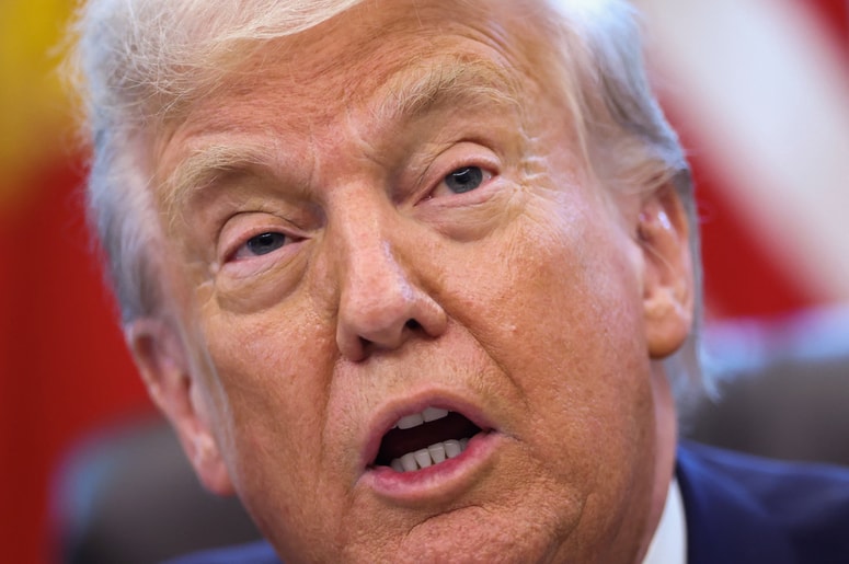 Glavna fotografija članka:(VIDEO) Družbeno omrežje TikTok ima novega zvezdnika: Bela hiša odprla svoj profil, Trump: "Jaz sem vaš glas"