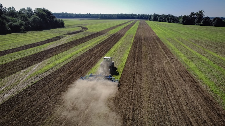 Glavna fotografija članka:Precizno kmetijstvo: Pametna tehnologija, ki pa še vedno potrebuje nadzor človeka