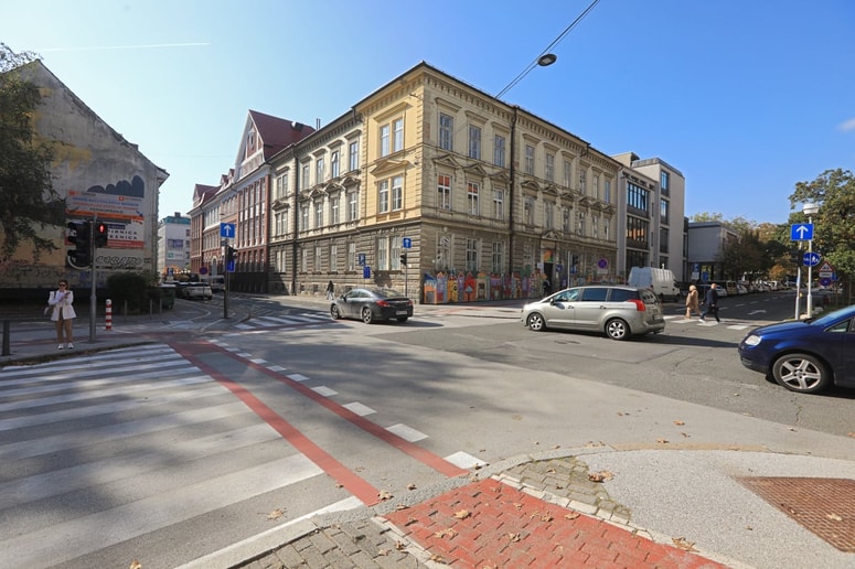 Križišče Razlagove in Cankarjeve ulice