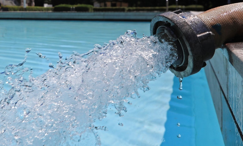 Bazen so začasno zaprli.