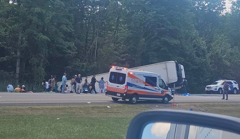 Glavna fotografija članka:Vračali so se z Niagarskih slapov: V prevrnjenem avtobusu umrlo pet turistov