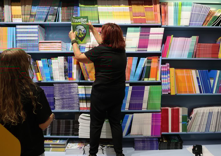 Maribor - Mladinska knjiga - nakup šolskih potrebščin - nakup delovnih zveskov - delovni zveski - zvezek - - knjige - učbeniki - šola - - Šola - 