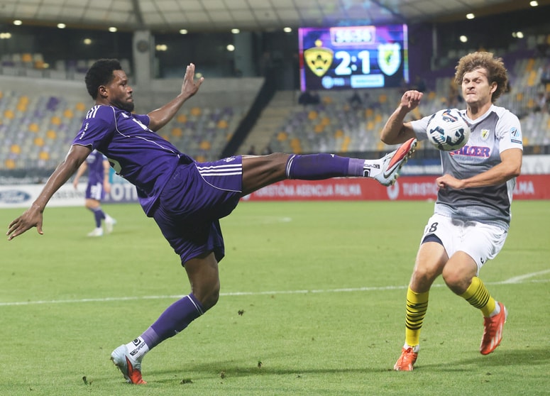 Glavna fotografija članka:Šport na TV