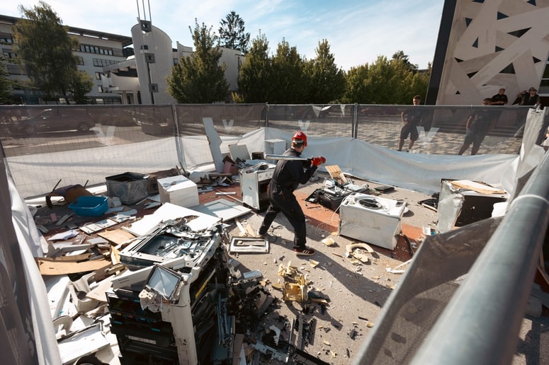 Znova so postavili tudi rage room.