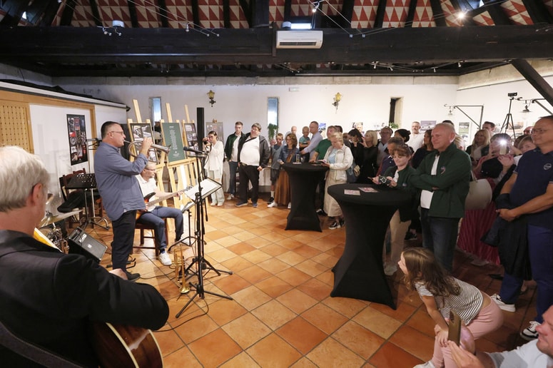 Posebej za razstavo je nastala klubska glasbena zasedba Jag bend.