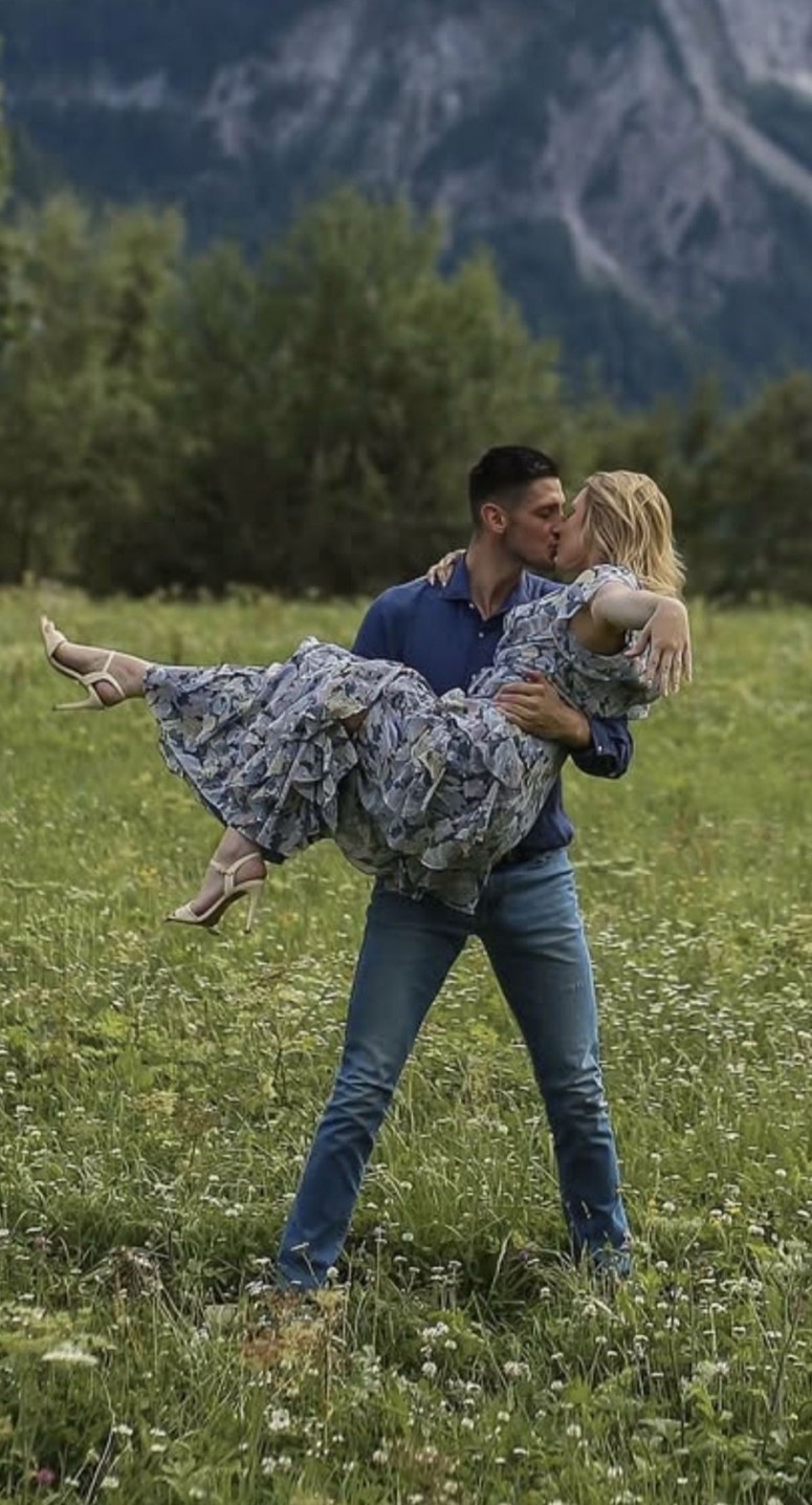 Glavna fotografija članka:(FOTO) Romantika na višini: Slovenski košarkar je zaročil svojo izbranko