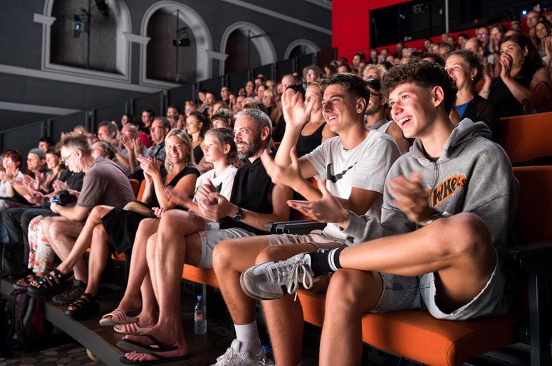 Otvoritvena predstava lanske, 18. Platforme sodobnega plesa. Žal ni vedno tako polno. 