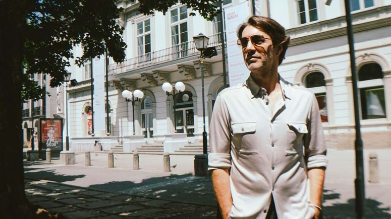 Glavna fotografija članka:(VIDEO) Promocija: Kako v Maribor vabita Edward Clug in Luka Šulić