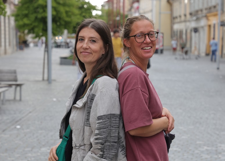 Vodja Nagiba, producentka in kuratorica Petra Hazabent in umetnica Anja Bornšek: "Danes skušamo predvsem pokazati, da z Nagibom hiša oziroma programska struktura, ki je primerna za sodobno plesno umetnost, že stoji."