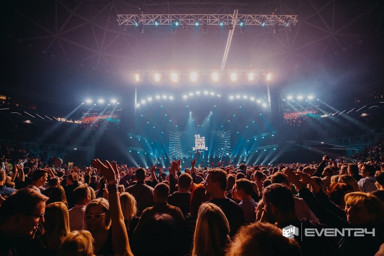 Nepozabni spomini na hud žur ob Aktualovem 15. rojstnem dnevu.