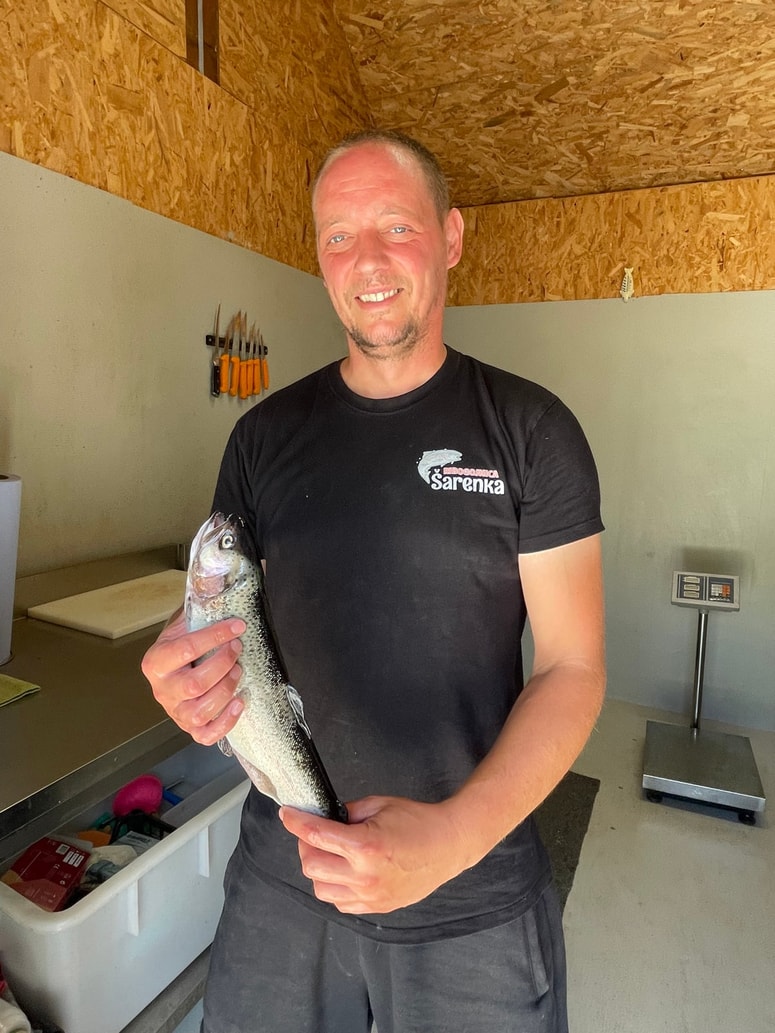 Na reklamo ni stavil, ljudje so ga našli po principu od ust do ust. 