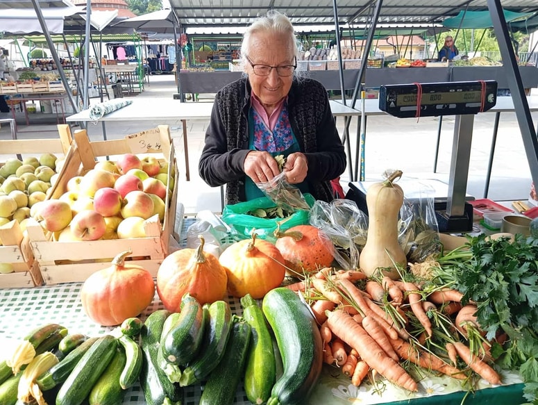 Devetinosemdesetletna Slavica Škerbot je srce in duša Osrednje mariborske tržnice. 
