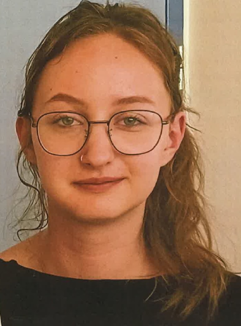 Policija je nekaj dni pozneje poslala še novejšo fotografijo pogrešane Nike Pušnik Hecl.