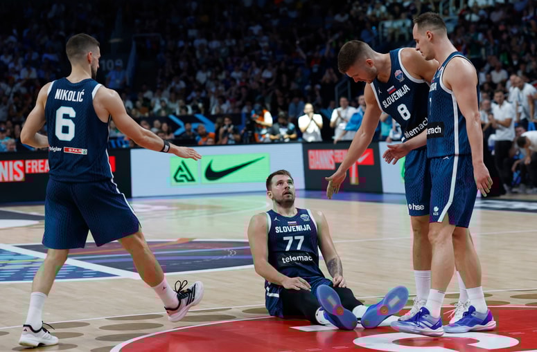 Slovenija je padla na zadnji stopnički pred bojem za medalje, a v Rigi ni razočarala. 