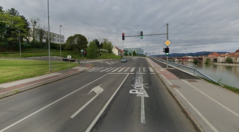 Dotrajani semafor na Pobreški cesti