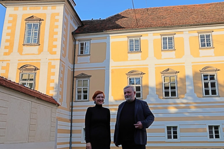 Grad Slovenska Bistrica je bil prvič omenjen leta 1313, a je leta 1384 pogorel. Njegov naslednik je doživel več obleganj, zadnji in najpomembnejši lastniki gradu pa so bili grofje Attems, ki so ga kupili leta 1717.