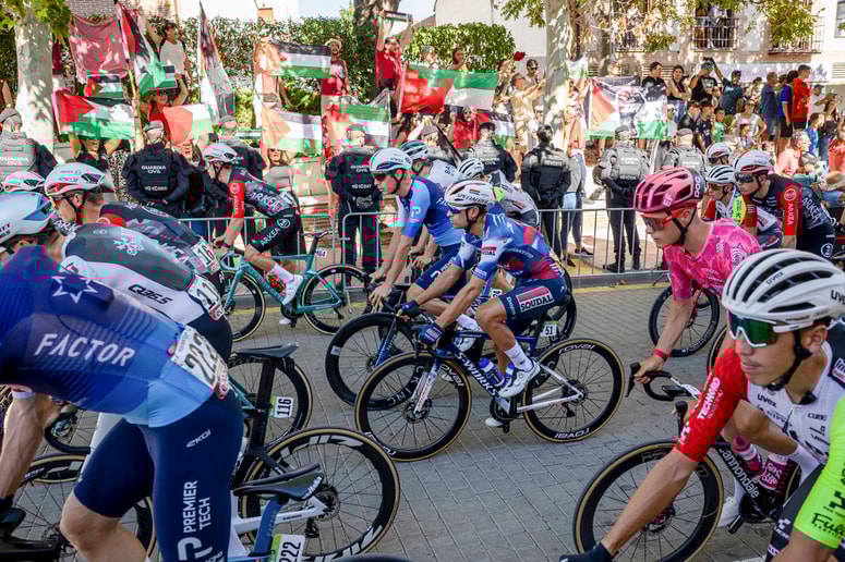 Protesti palestinskih podpornikov na letošnji Vuelti. 